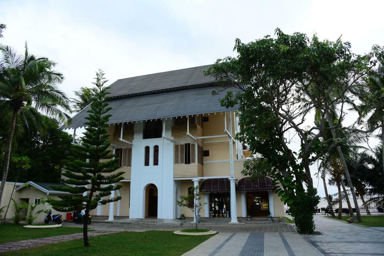 Hotel Leaf On Lagoon Katunayaka Esterno foto